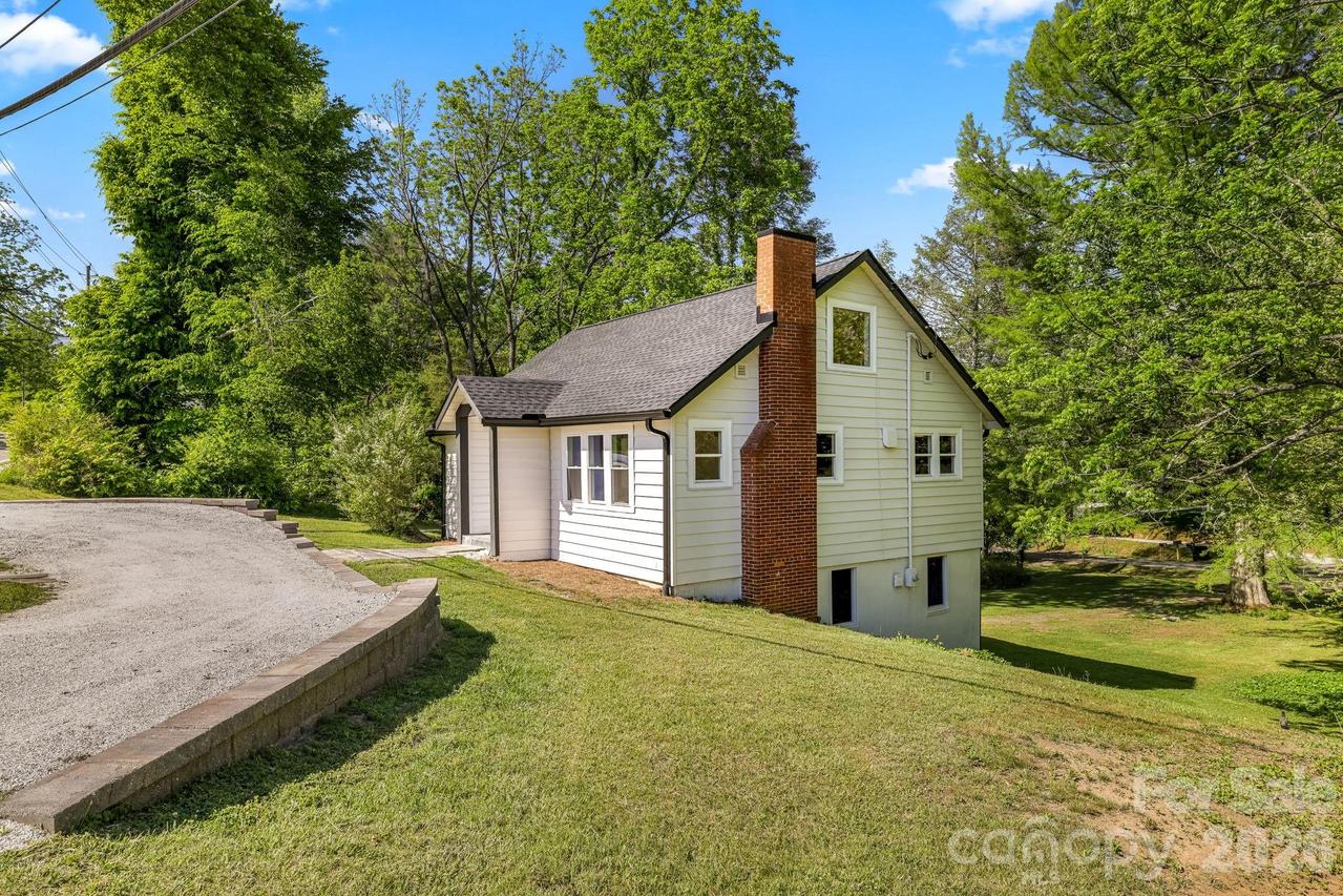 523 Harrison Ave., Franklin, NC 28734
