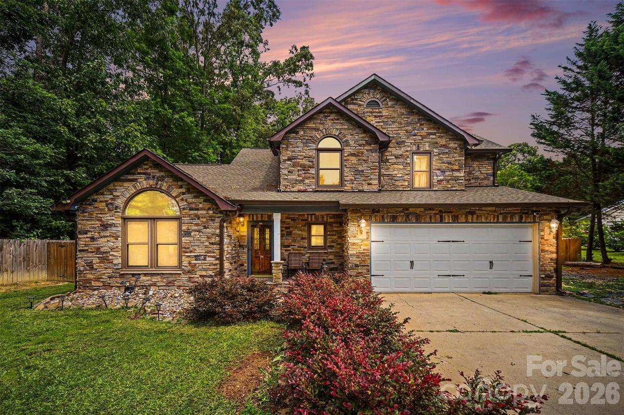 3017 Mill Stream Ct., Matthews, NC 28104