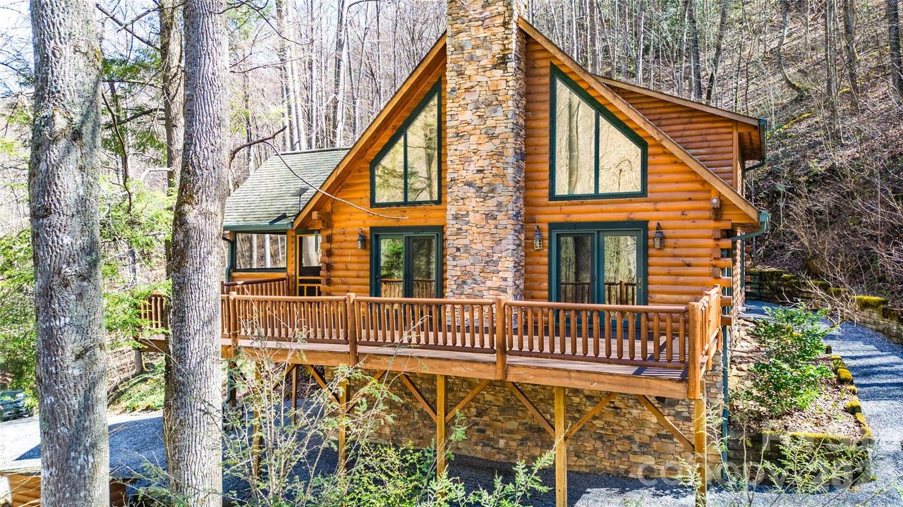 3548 Dicks Creek Rd., Whittier, NC 28789