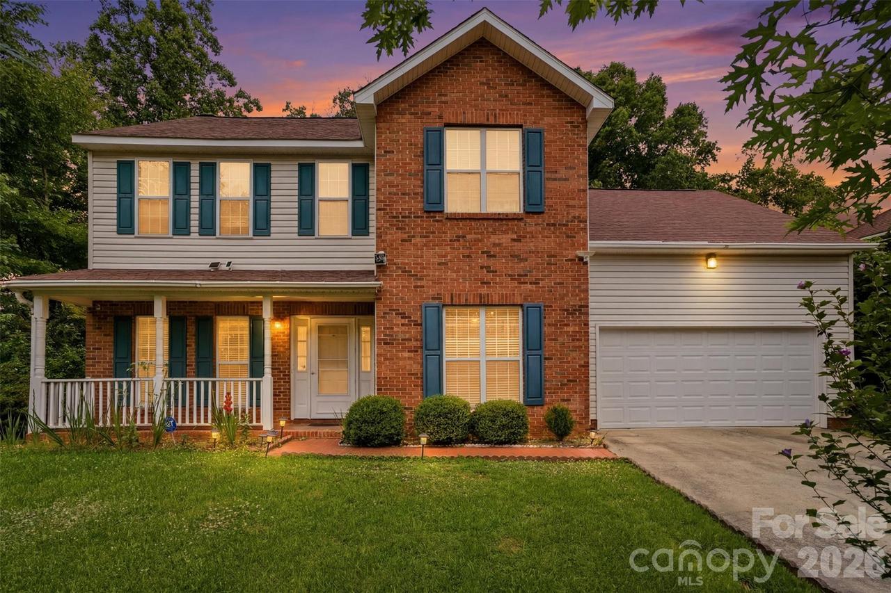 5619 Hedgecrest Pl., Charlotte, NC 28269