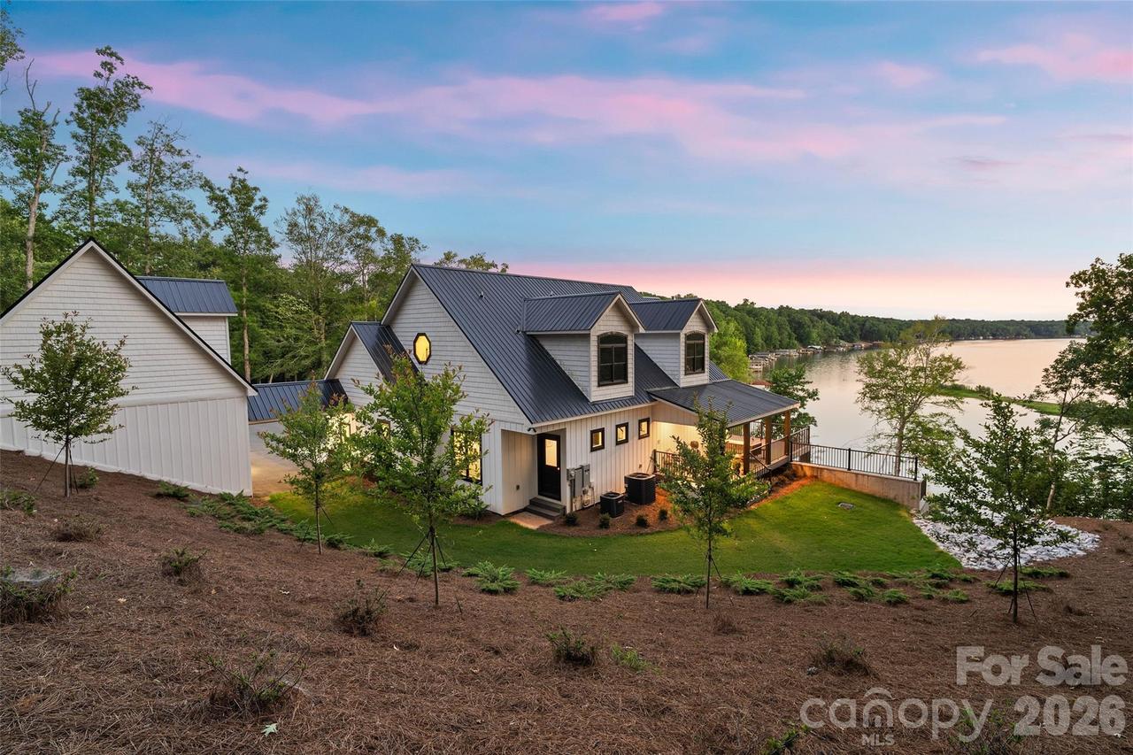 587 Carolina Dr., Troy, NC 27371