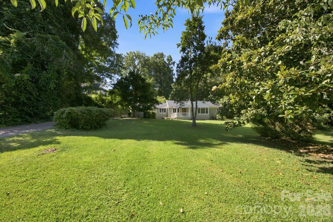 827 Jefferson Dr., Charlotte, NC 28270