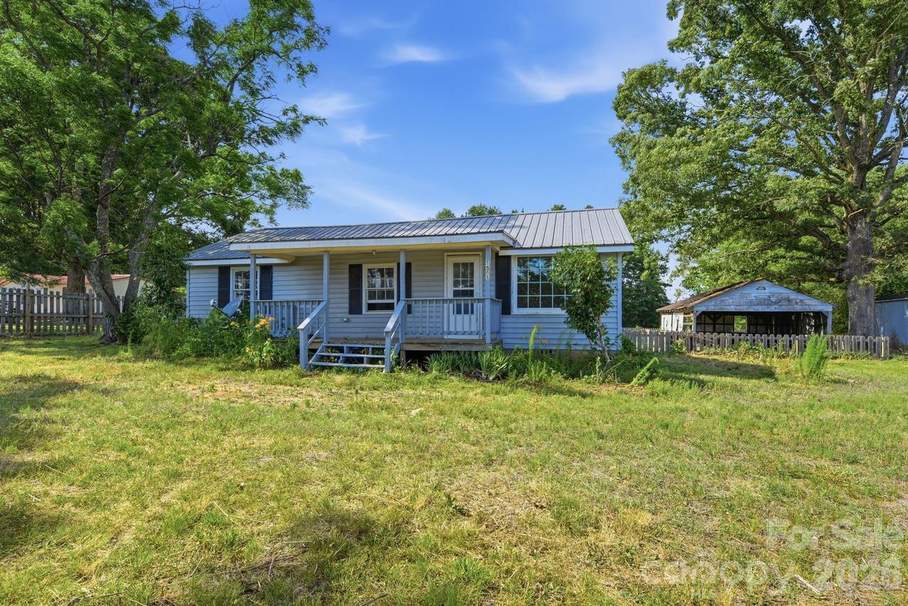 1561 Ostwalt Amity Rd., Cleveland, NC 27013