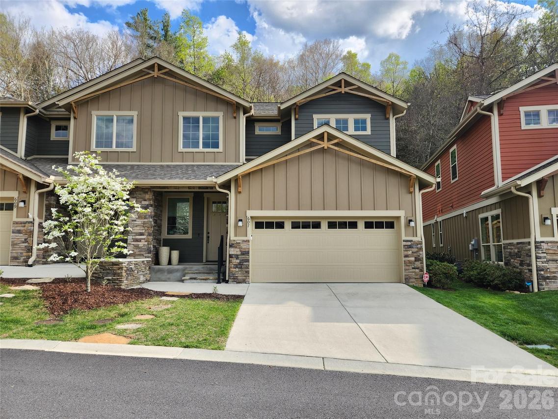 607 Sugar Magnolia Pl., Black Mountain, NC 28711