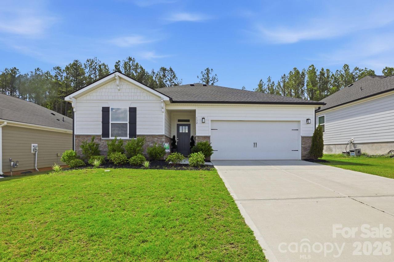 132 Lancashire Ct., Denver, NC 28037