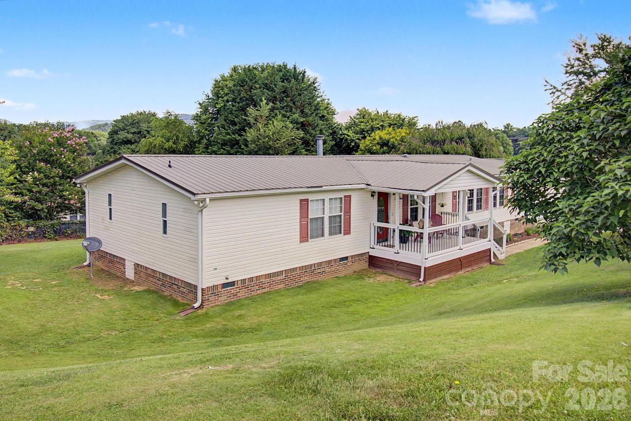 22 Sweet Briar Path Way, Hendersonville, NC 28792