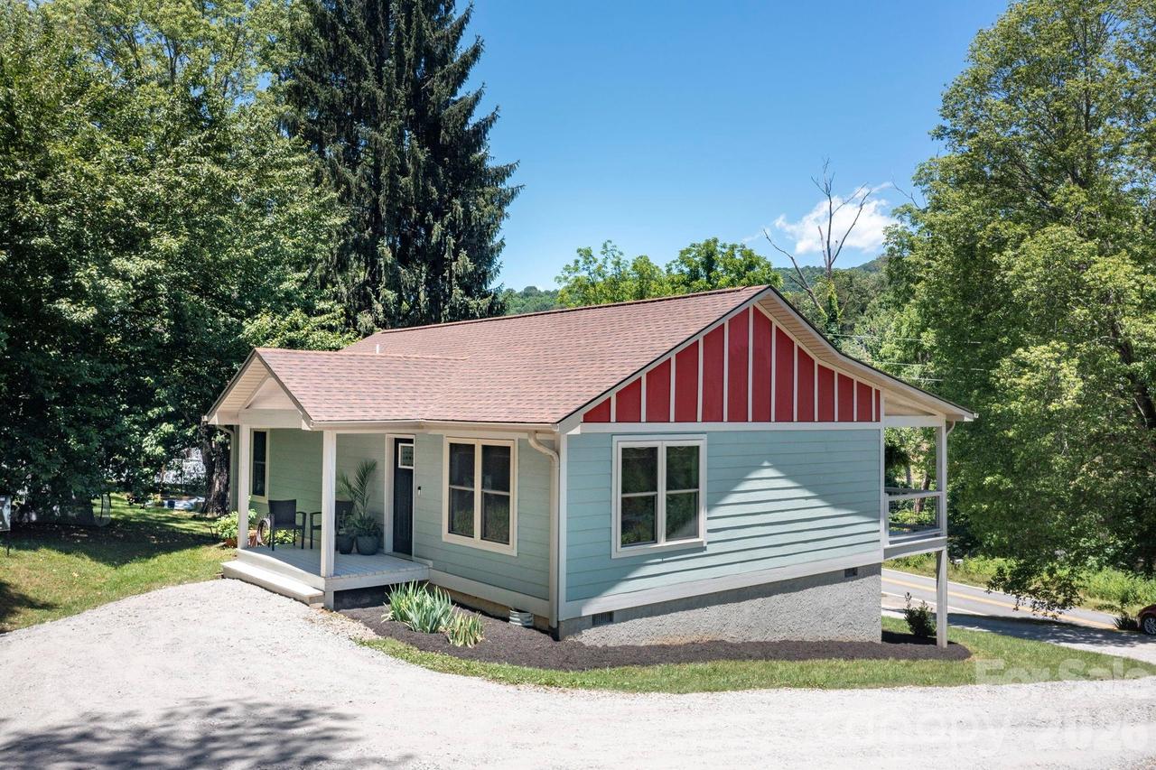 2546 Old Clyde Rd., Clyde, NC 28721