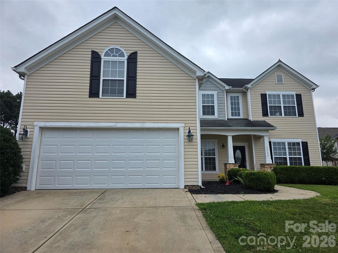 5908 Bonnybridge Ct., Charlotte, NC 28278