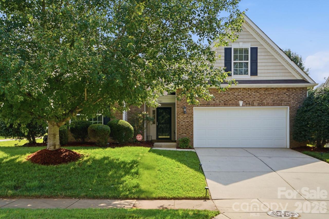 301 Augustus Ln., Mount Holly, NC 28120
