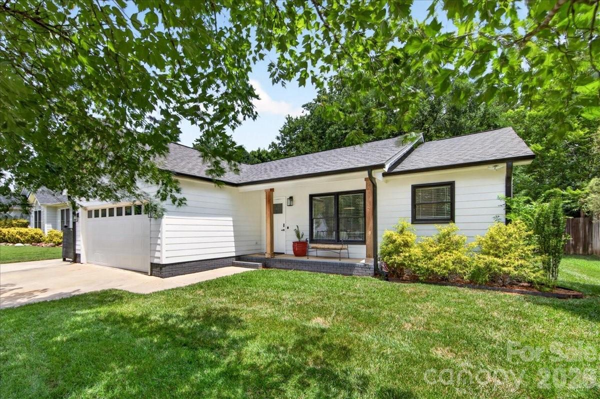 8610 Brookstead Dr., Charlotte, NC 28215