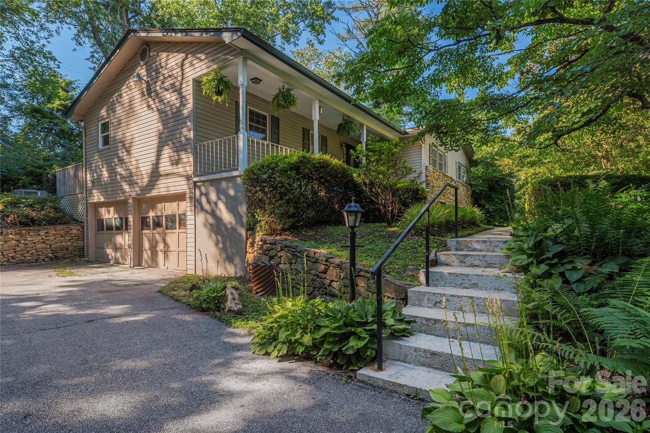142 Whisperwood Dr. #19, Hendersonville, NC 28791