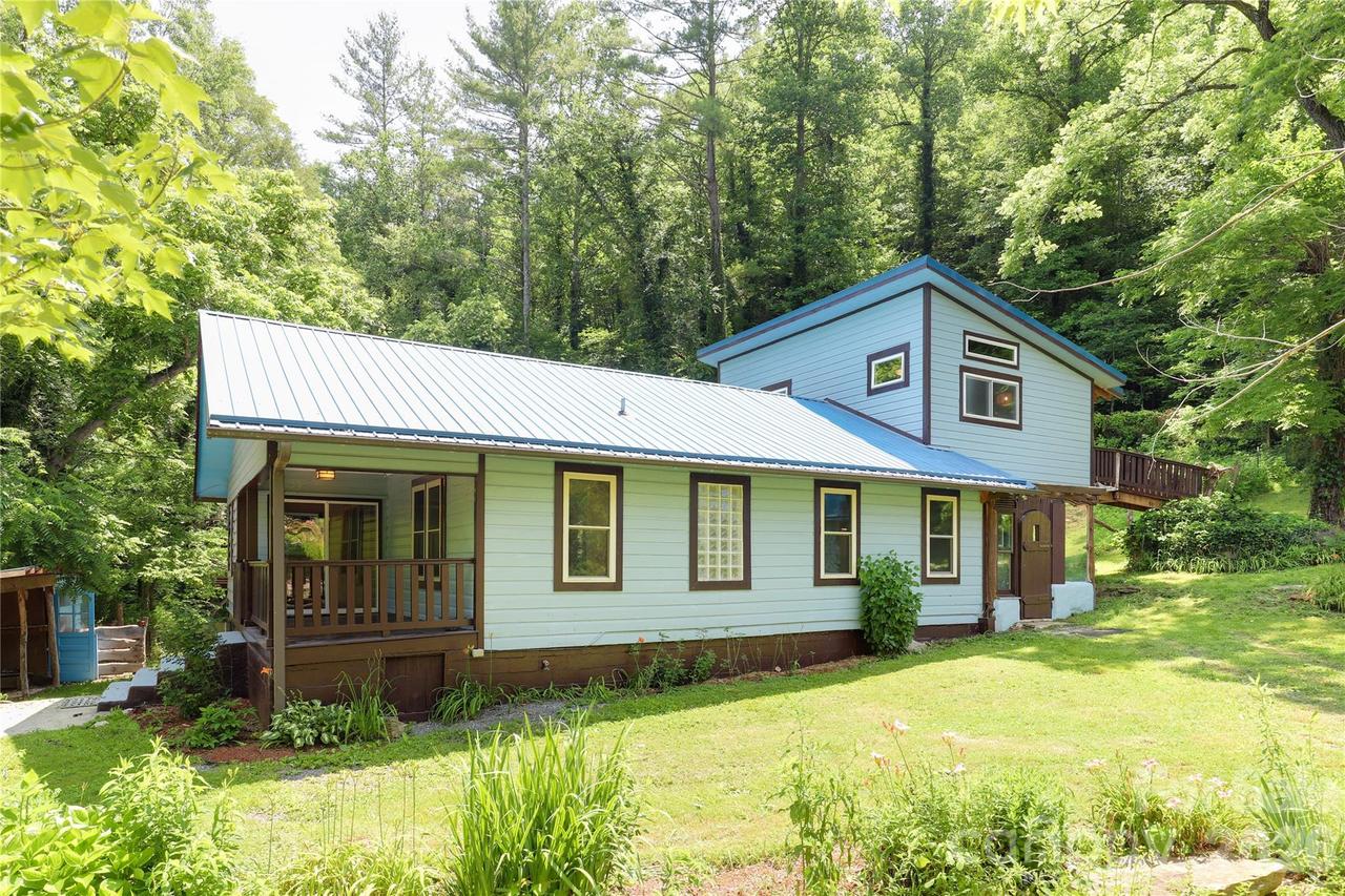 435 Mountain Cove Rd., Marshall, NC 28753
