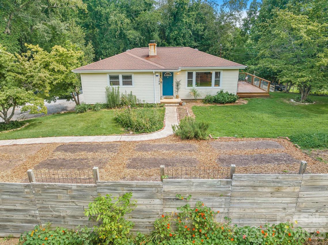 104 Justice Ridge Rd., Candler, NC 28715