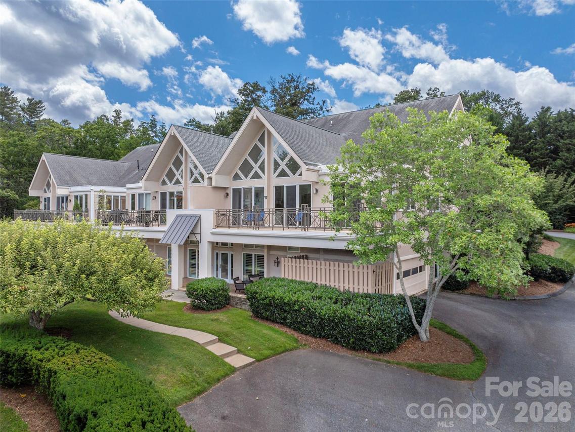 34 Dover St., Asheville, NC 28804