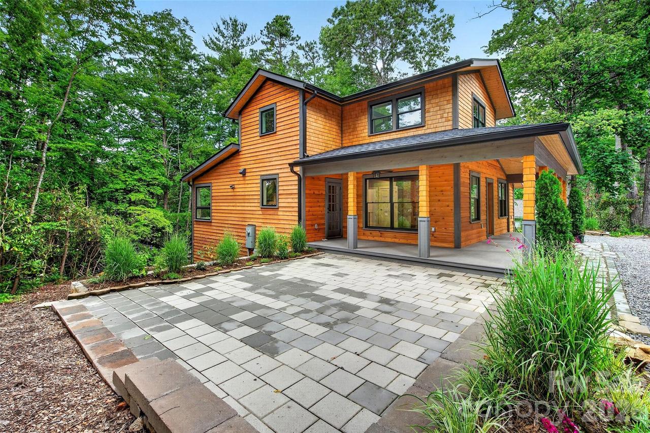 78 Tupper Rd., Black Mountain, NC 28711