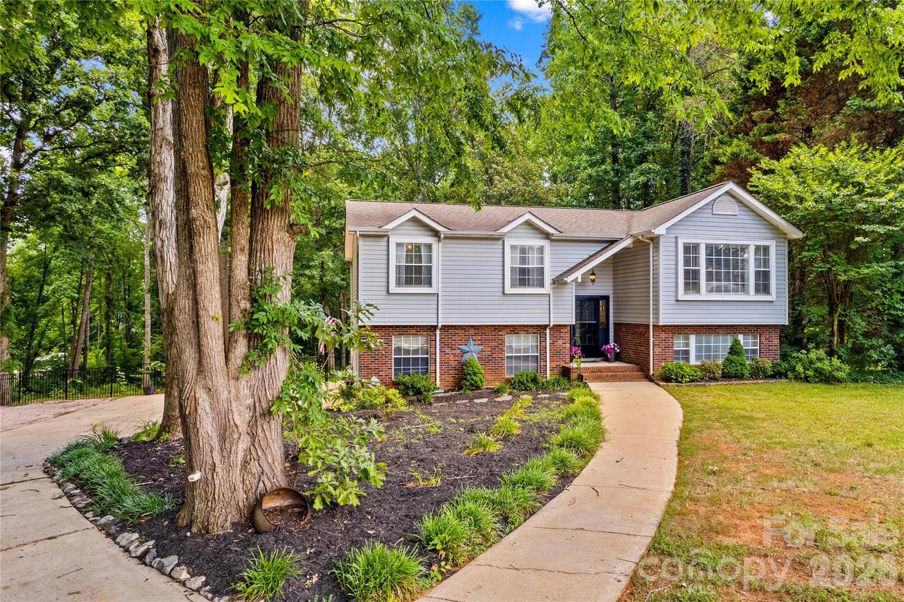 135 Chapel Ct., Salisbury, NC 28147