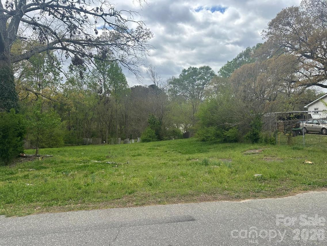 306 E Louisiana Ave., Bessemer City, NC 28016