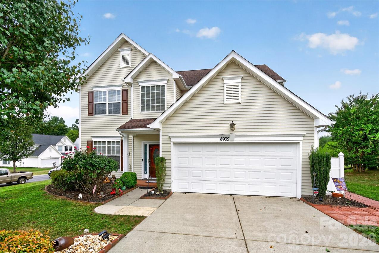 8939 Firestreak Dr., Charlotte, NC 28216