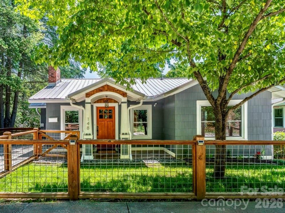 148 Sand Hill Rd., Asheville, NC 28806