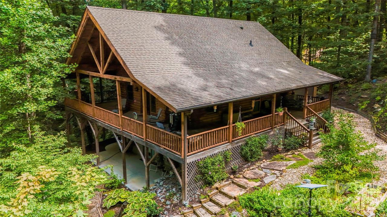 700 Howard Dr., Lake Lure, NC 28746