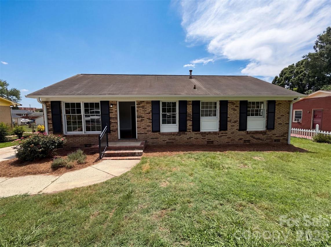 2039 Artwood Ln., Charlotte, NC 28217