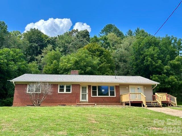 169 Double Island Rd., Burnsville, NC 28714
