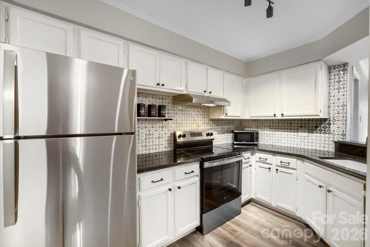 2520 Stradbrook Dr., Charlotte, NC 28210
