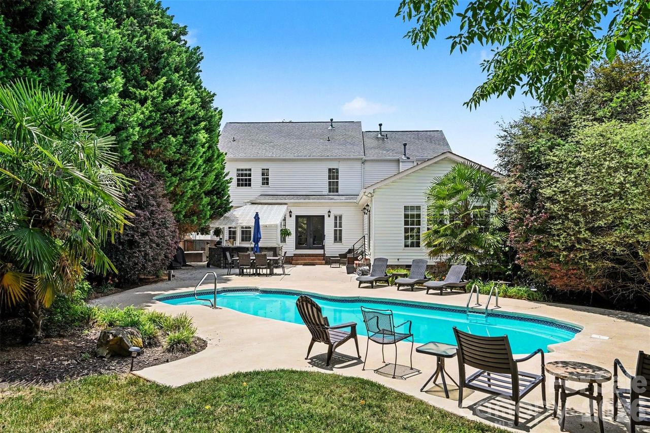 2442 Smith Cove Rd., Denver, NC 28037