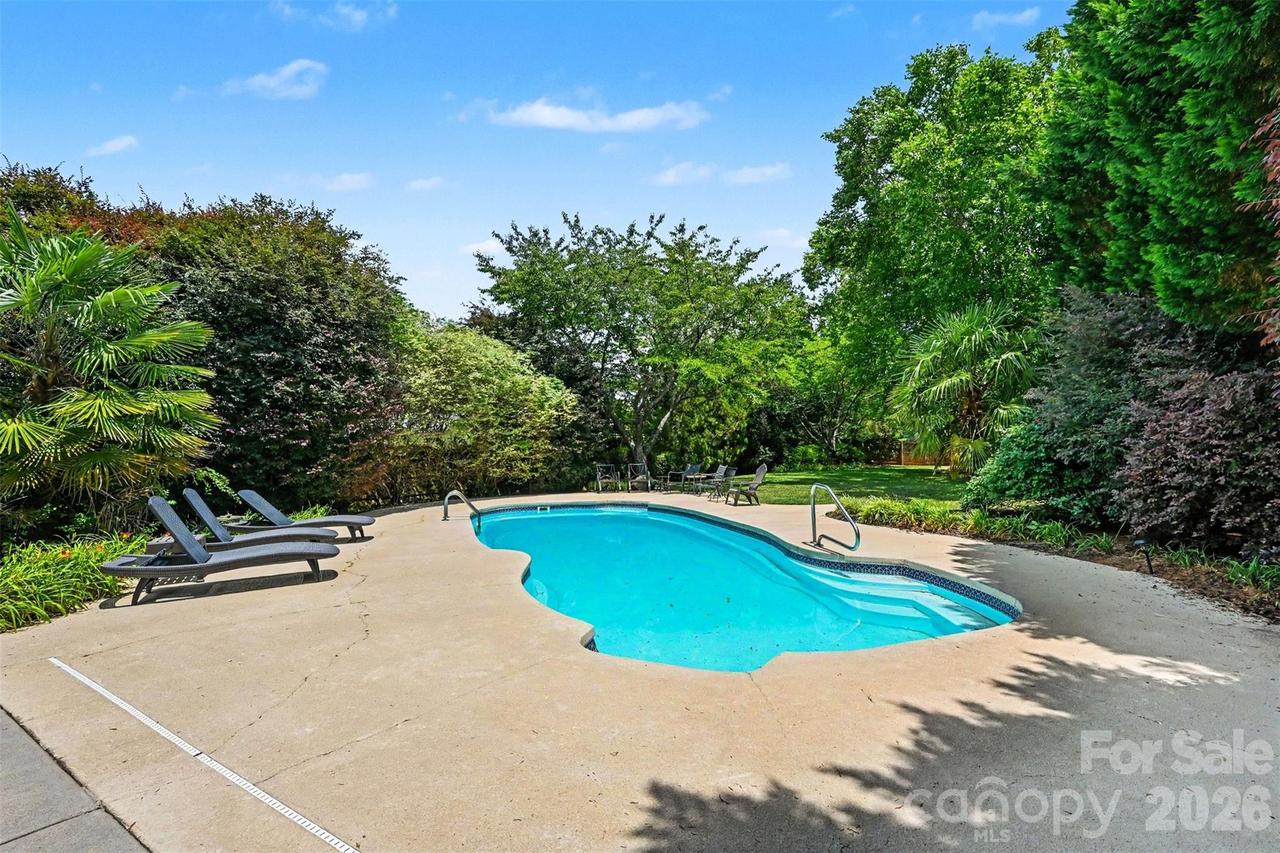 2442 Smith Cove Rd., Denver, NC 28037