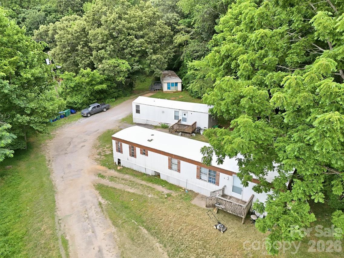 126 Lindsey Rd., Candler, NC 28715