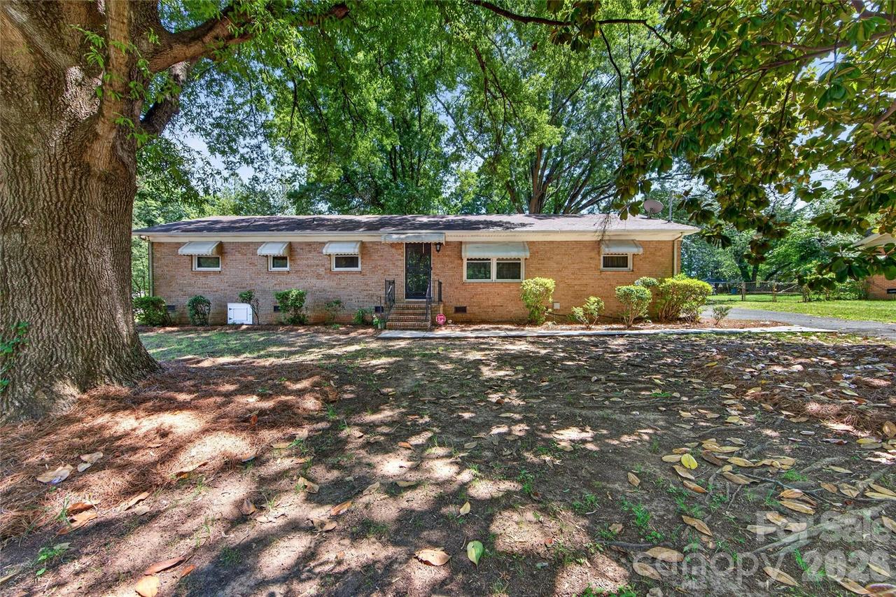 4400 Hamilton Cir., Charlotte, NC 28216