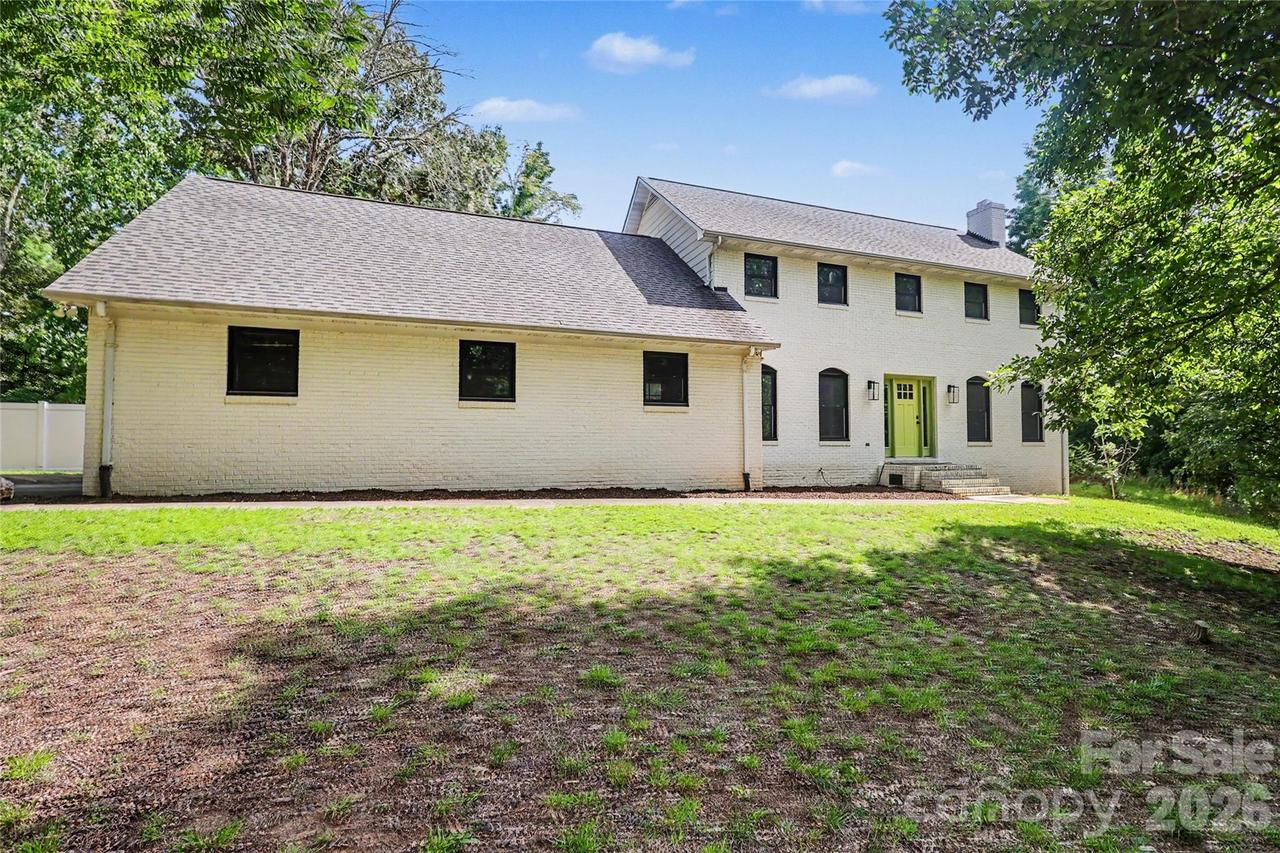 227 Dileen Dr., Concord, NC 28025