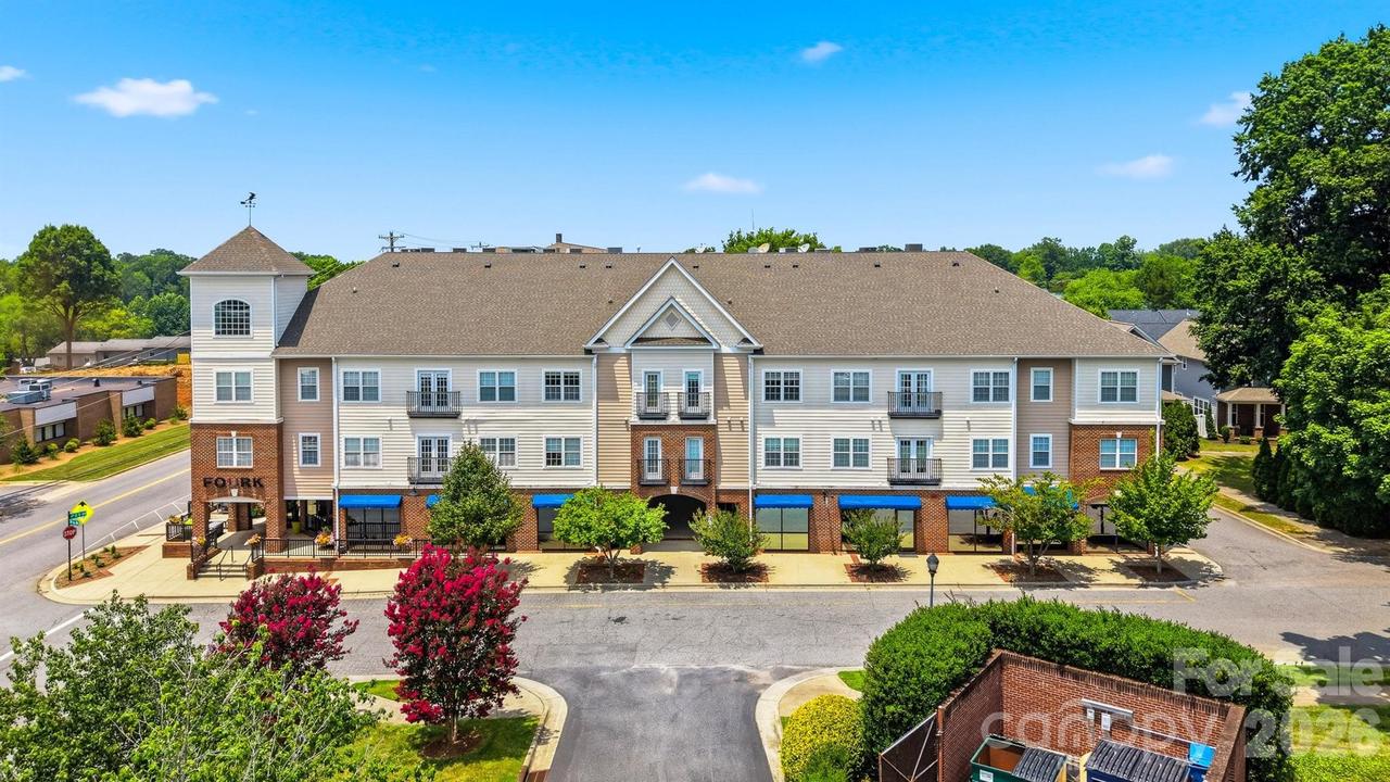 1410 4th Street Dr. #304, Hickory, NC 28601