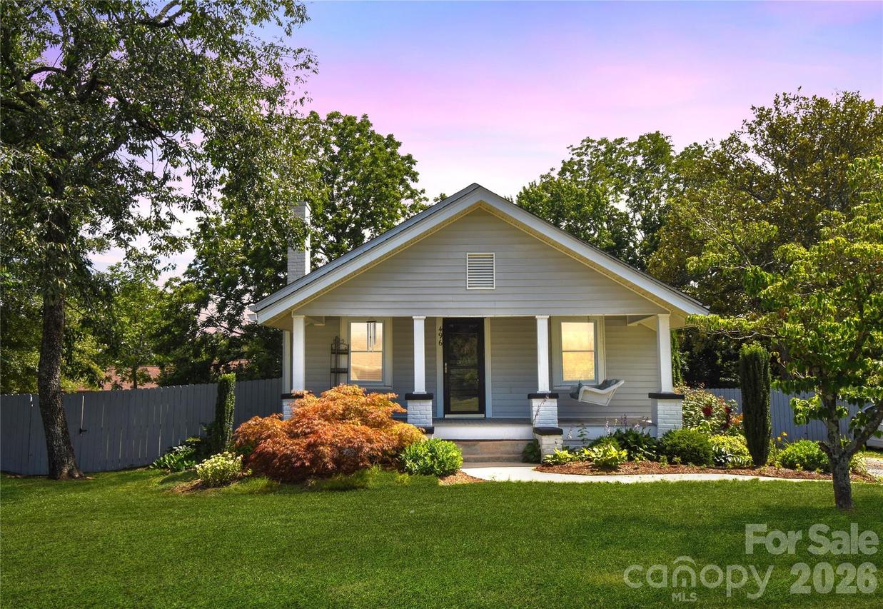 496 14th Ave., Hickory, NC 28601