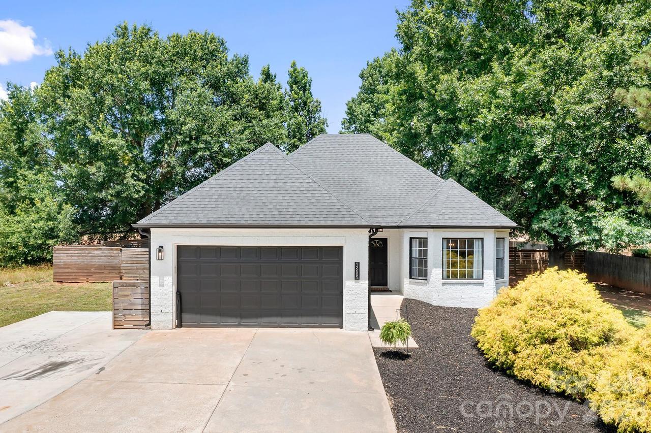 12601 Mayes Rd., Huntersville, NC 28078