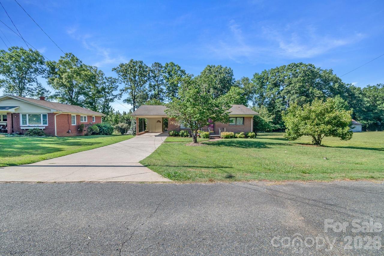 1340 E Cannon Ave., Albemarle, NC 28001