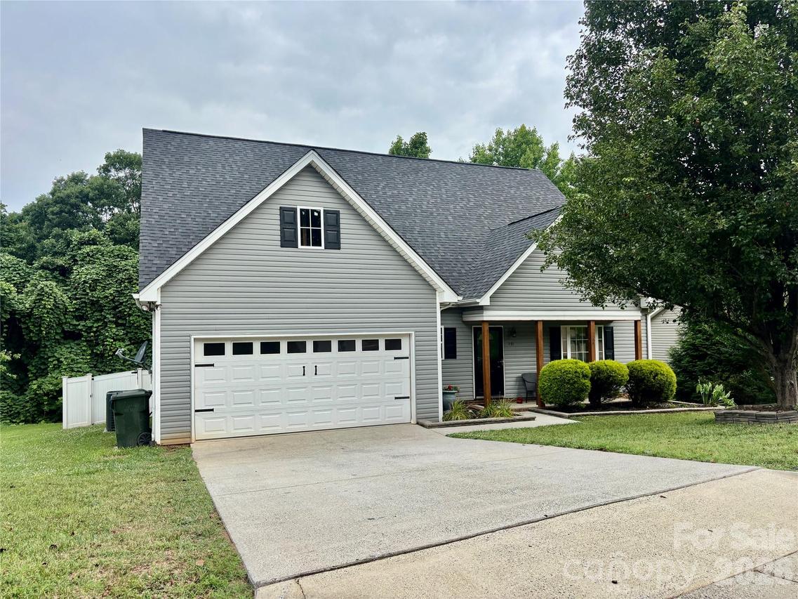229 17th Ave., Hickory, NC 28602