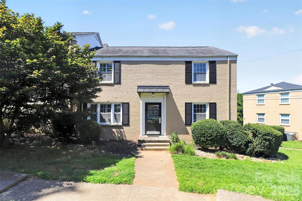 219 Wakefield Dr., Charlotte, NC 28209
