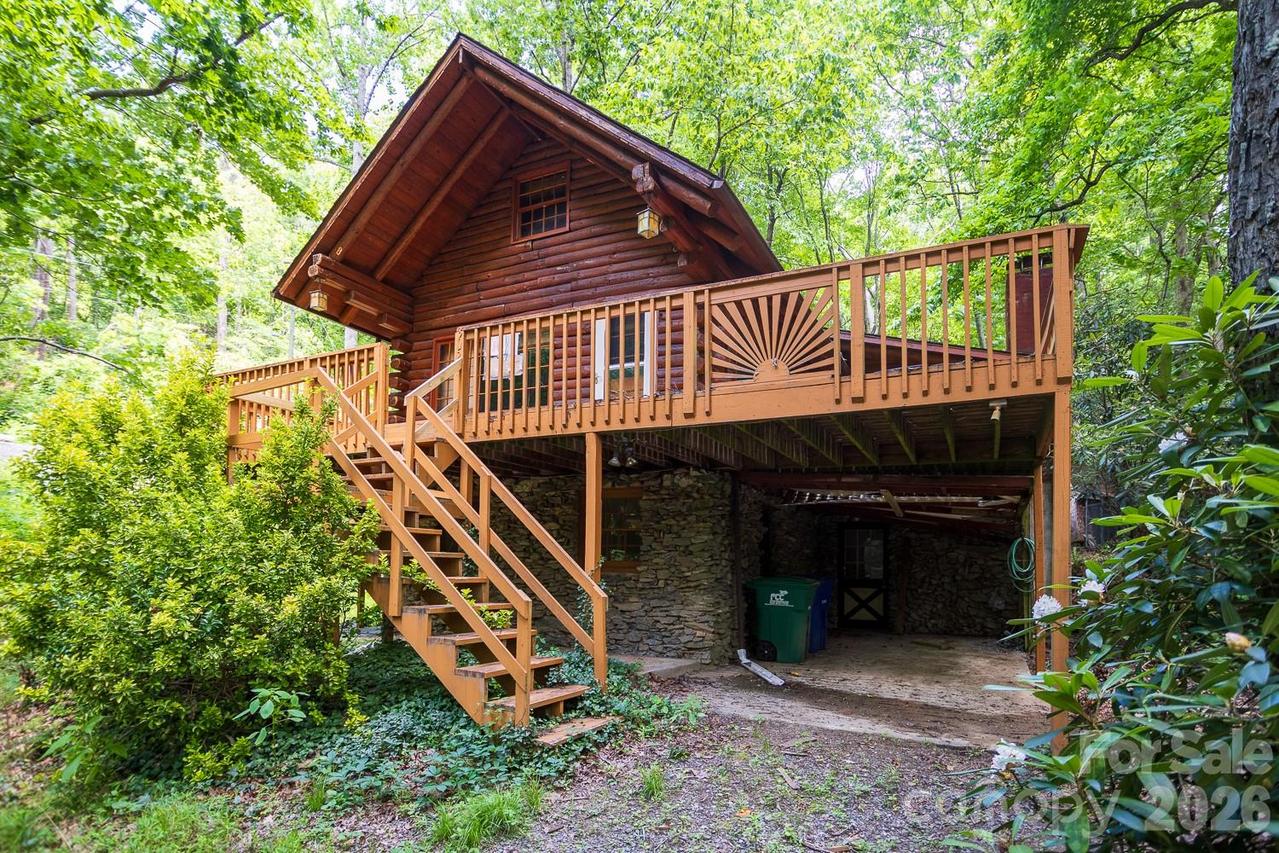 305 Melanie Ln., Black Mountain, NC 28711