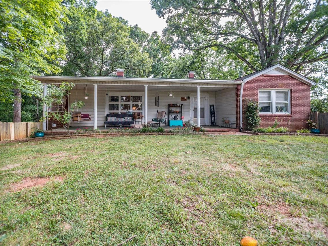 2111 Emmanuel Church Rd., Conover, NC 28613