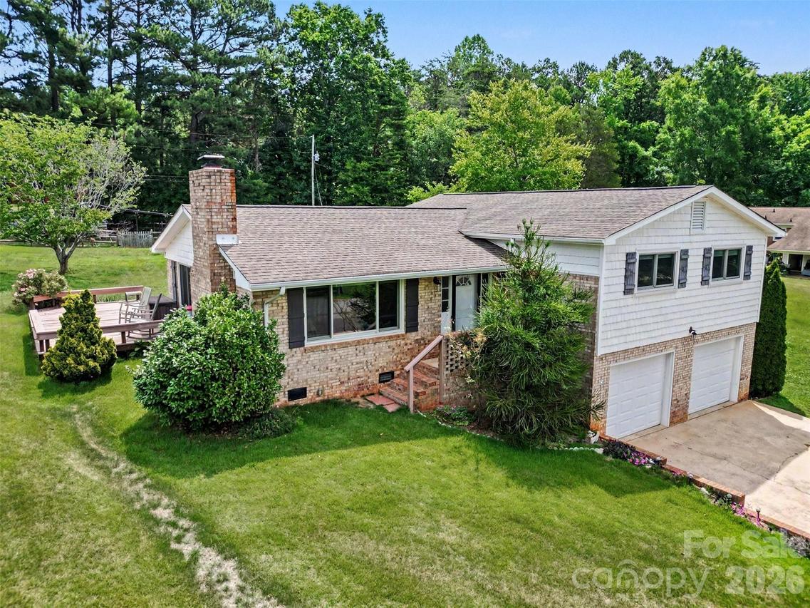 7107 Rolling Hills Dr., Sherrills Ford, NC 28673