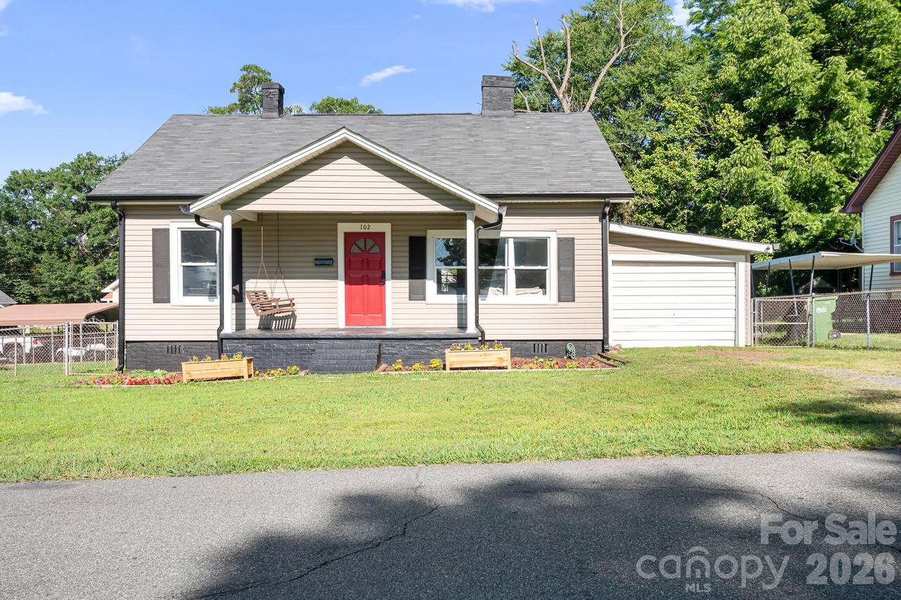 102 Madora St., Mount Holly, NC 28120
