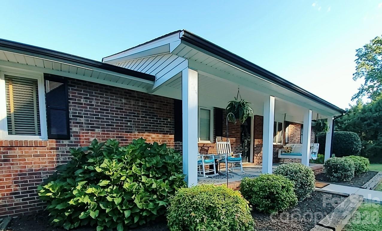 318 Rutledge Rd., Mount Holly, NC 28120