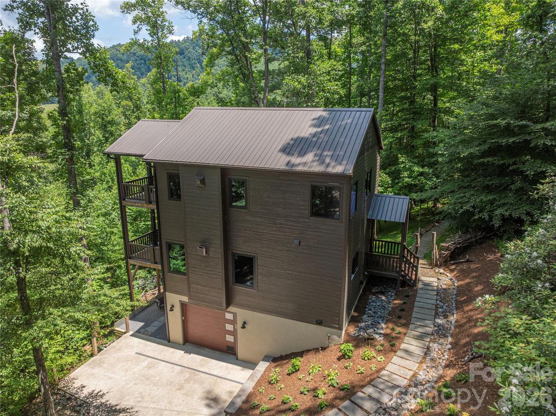 30 Garren View Dr., Fairview, NC 28730