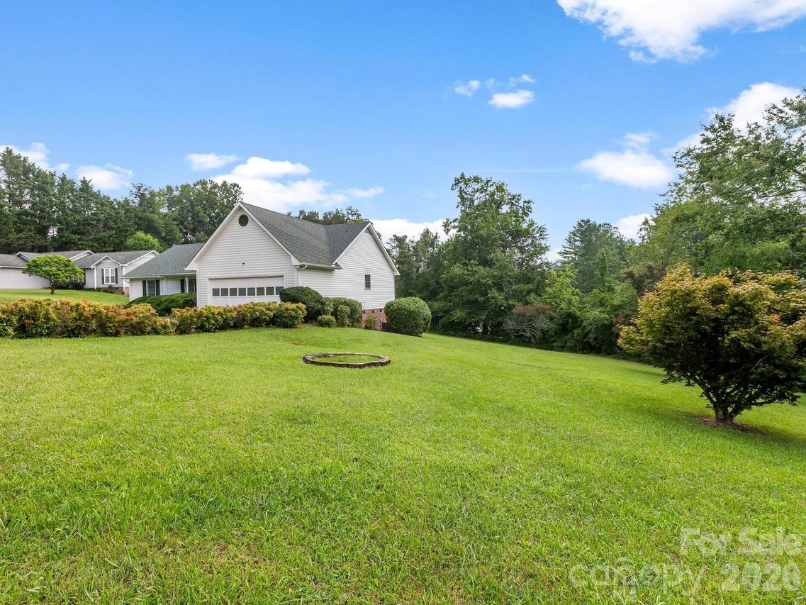 1 Strathmore Dr., Arden, NC 28704