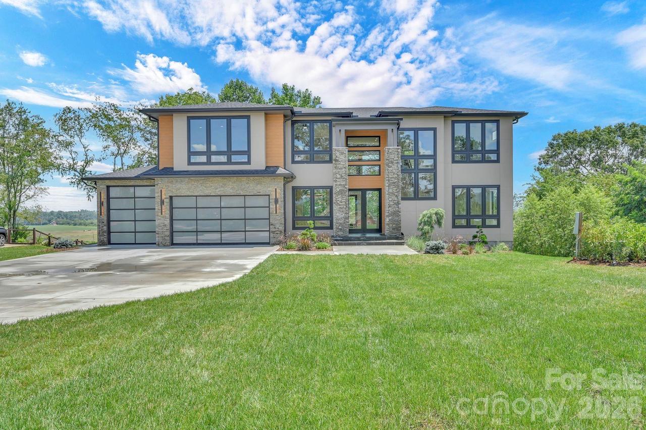 227 Pisgah Ridge Tr., Mills River, NC 28759