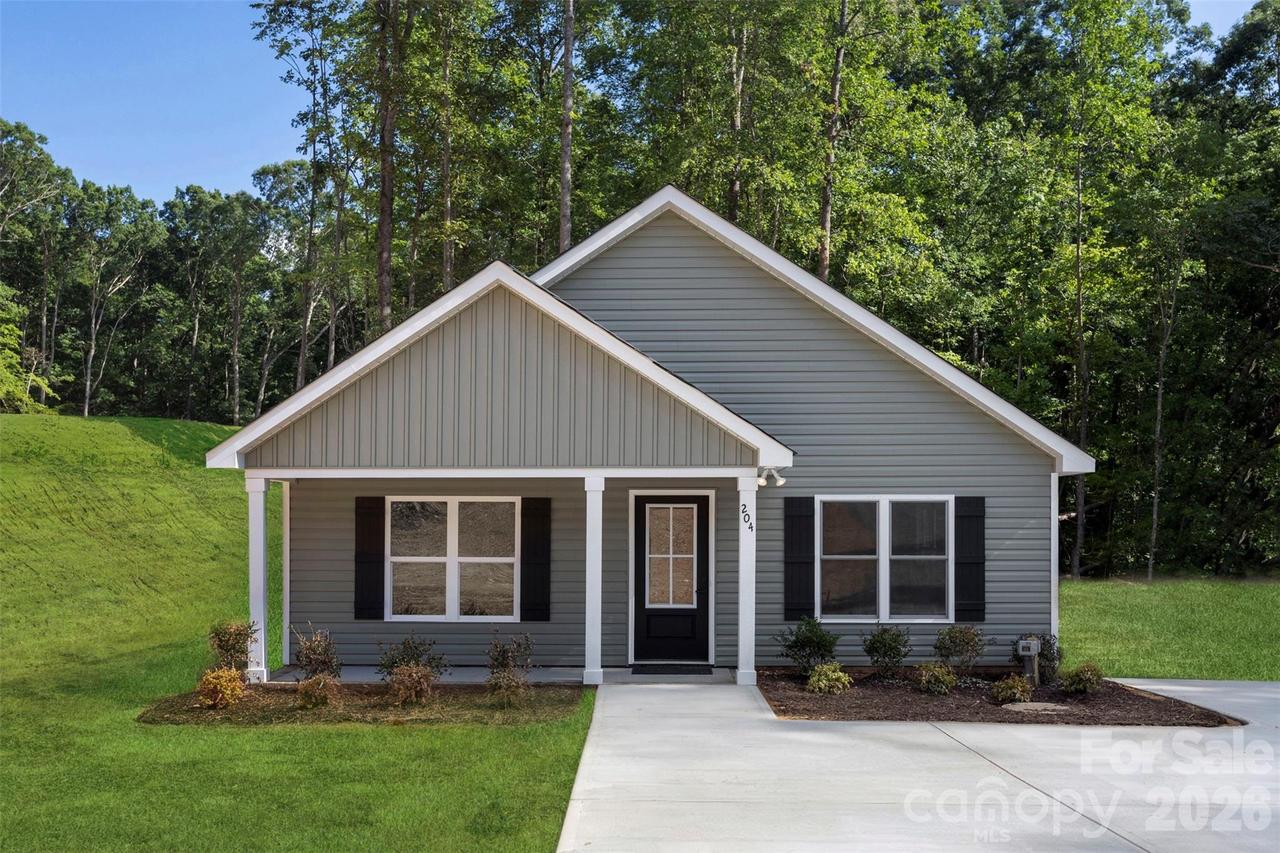 204 Knollwood Cir., Albemarle, NC 28001