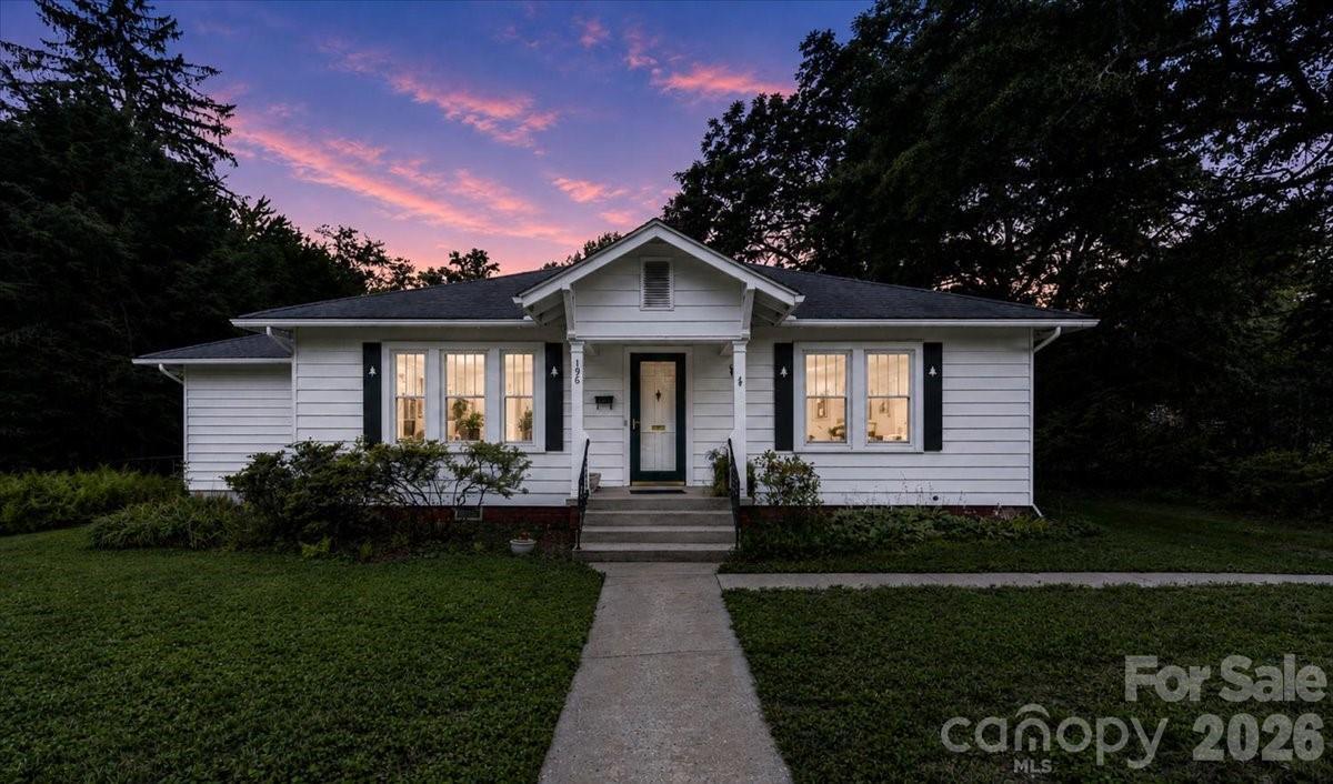 196 E French Broad St., Brevard, NC 28712