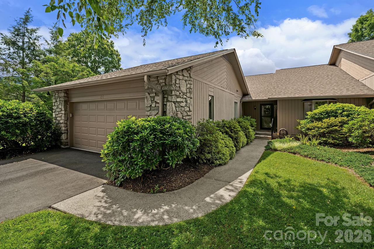 52 Clubside Dr., Asheville, NC 28804