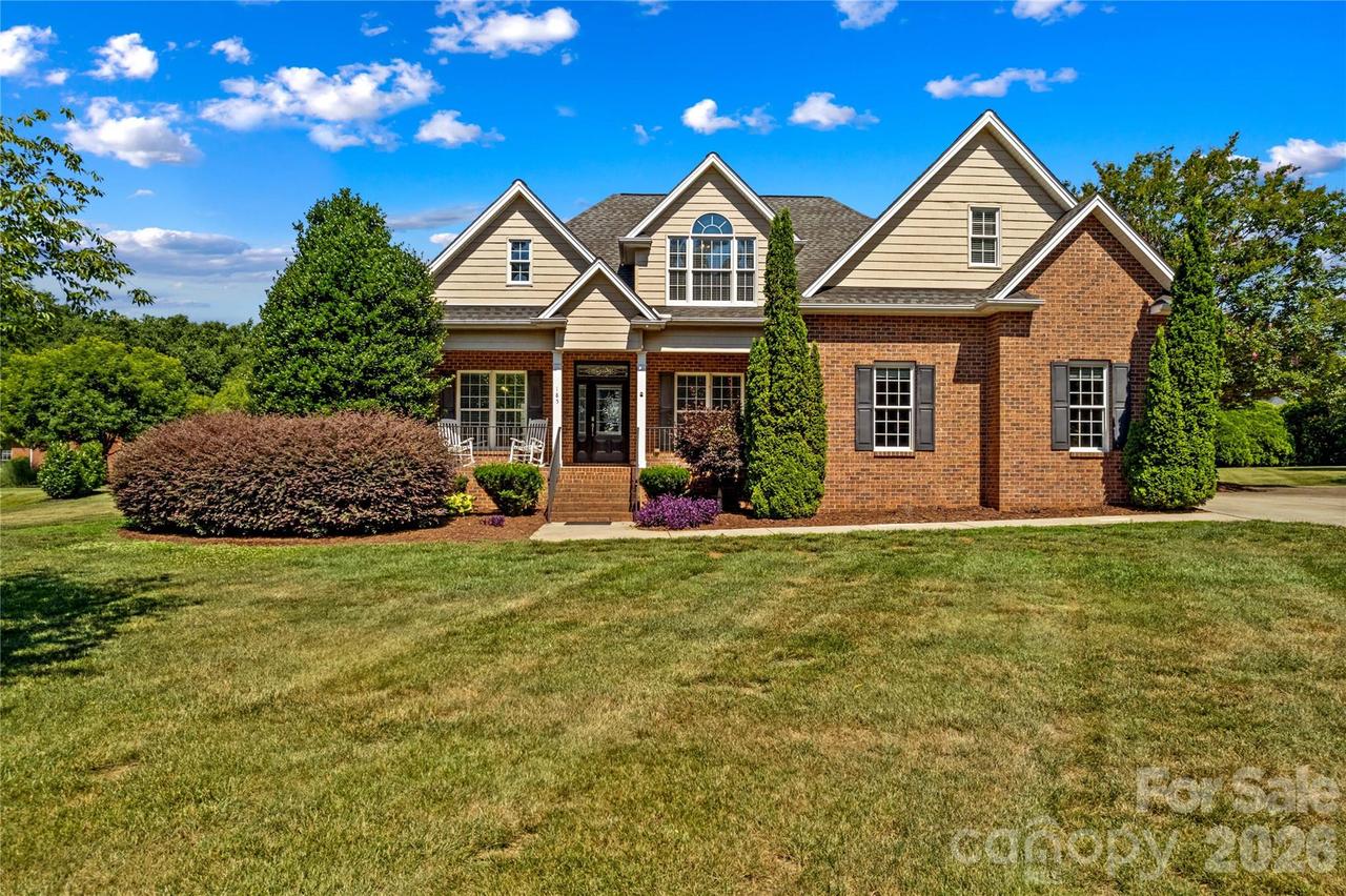 185 Upper Oak Dr., Statesville, NC 28625